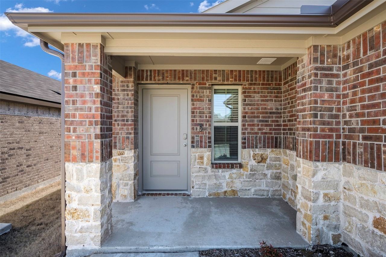 1903 Feeder Way - Photo 2 of 20