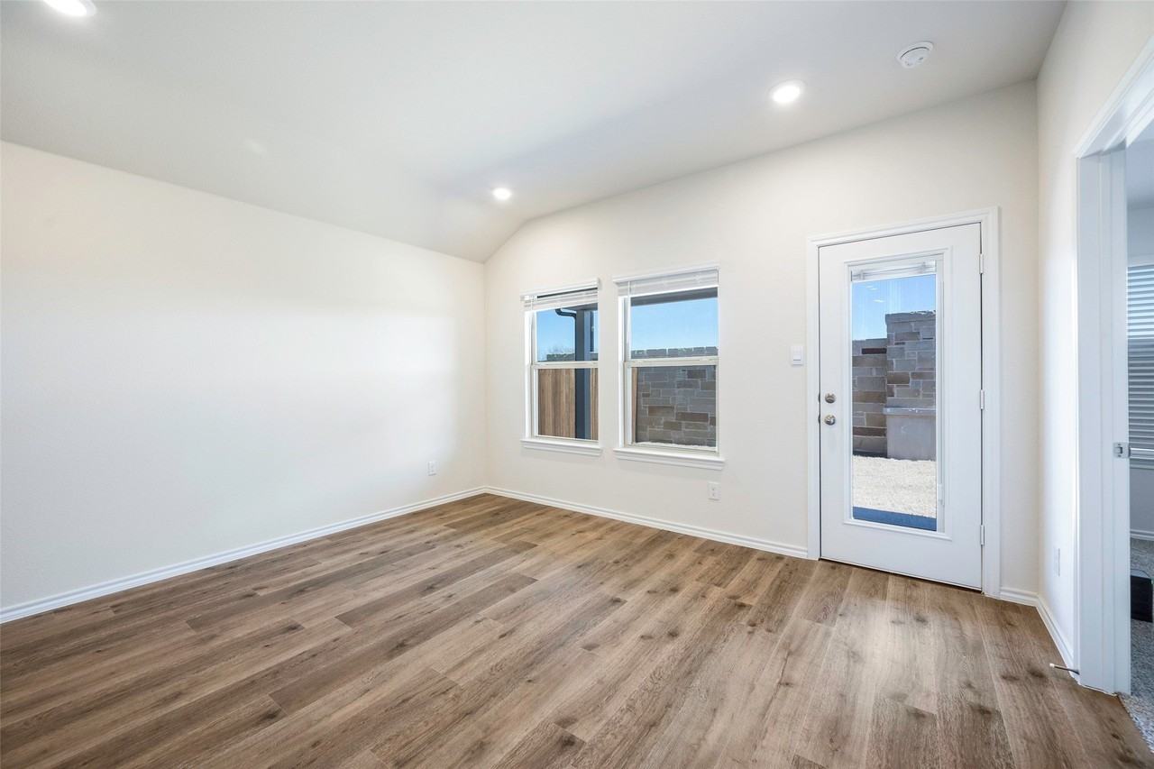 1903 Feeder Way - Photo 7 of 20