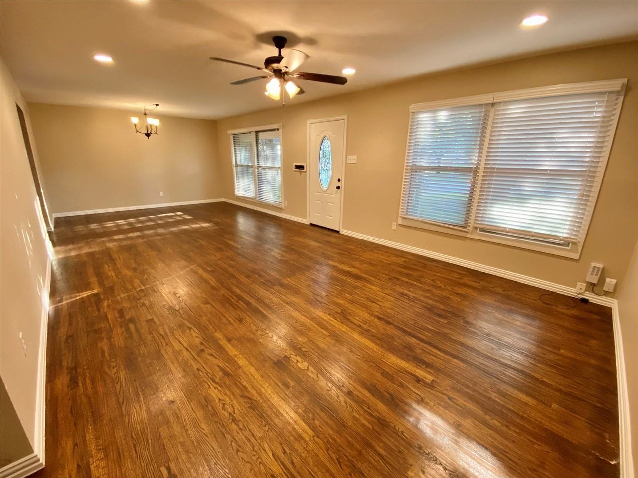 9562 Mercer Dr - Photo 3 of 10