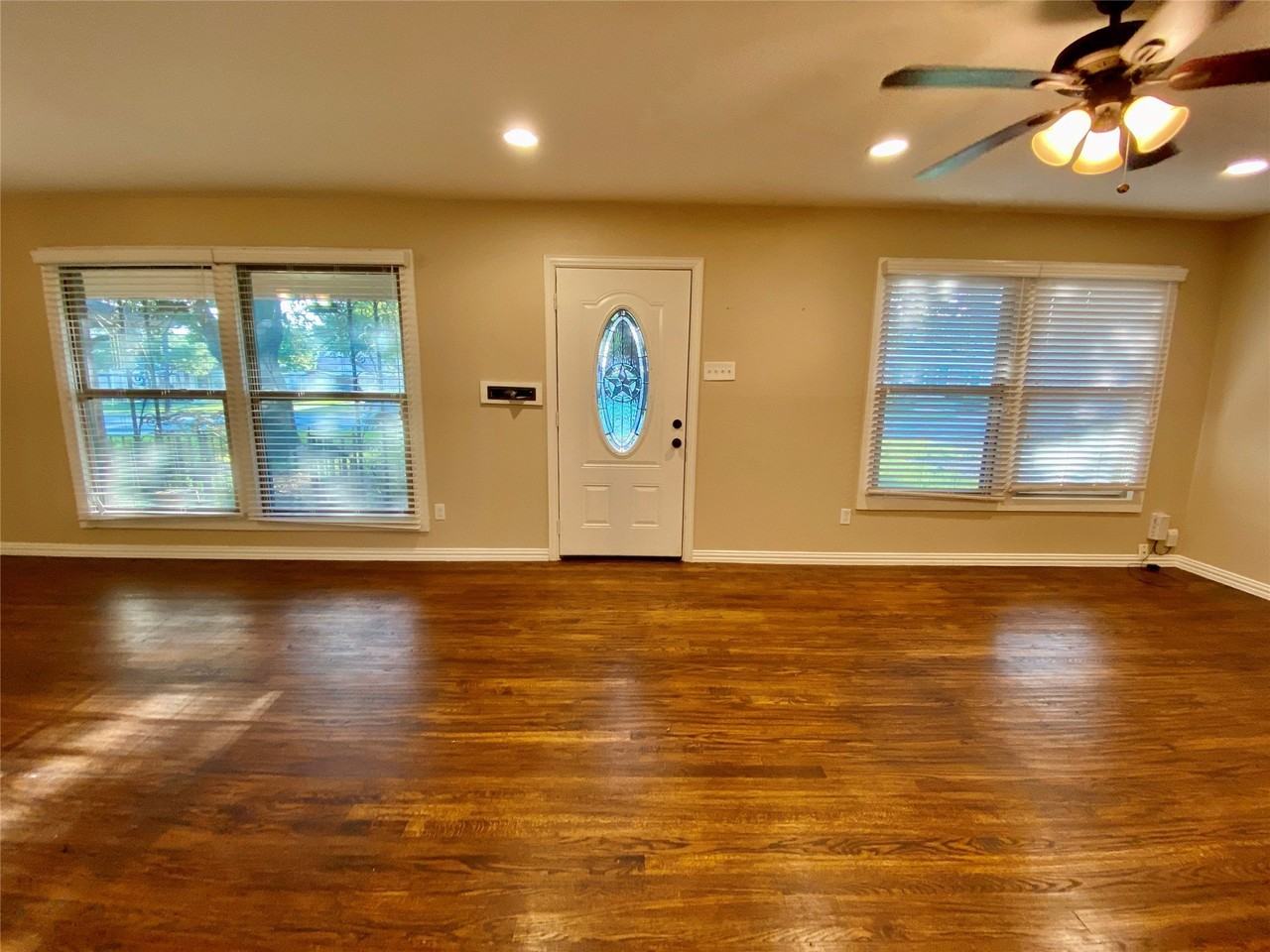 9562 Mercer Dr - Photo 4 of 10