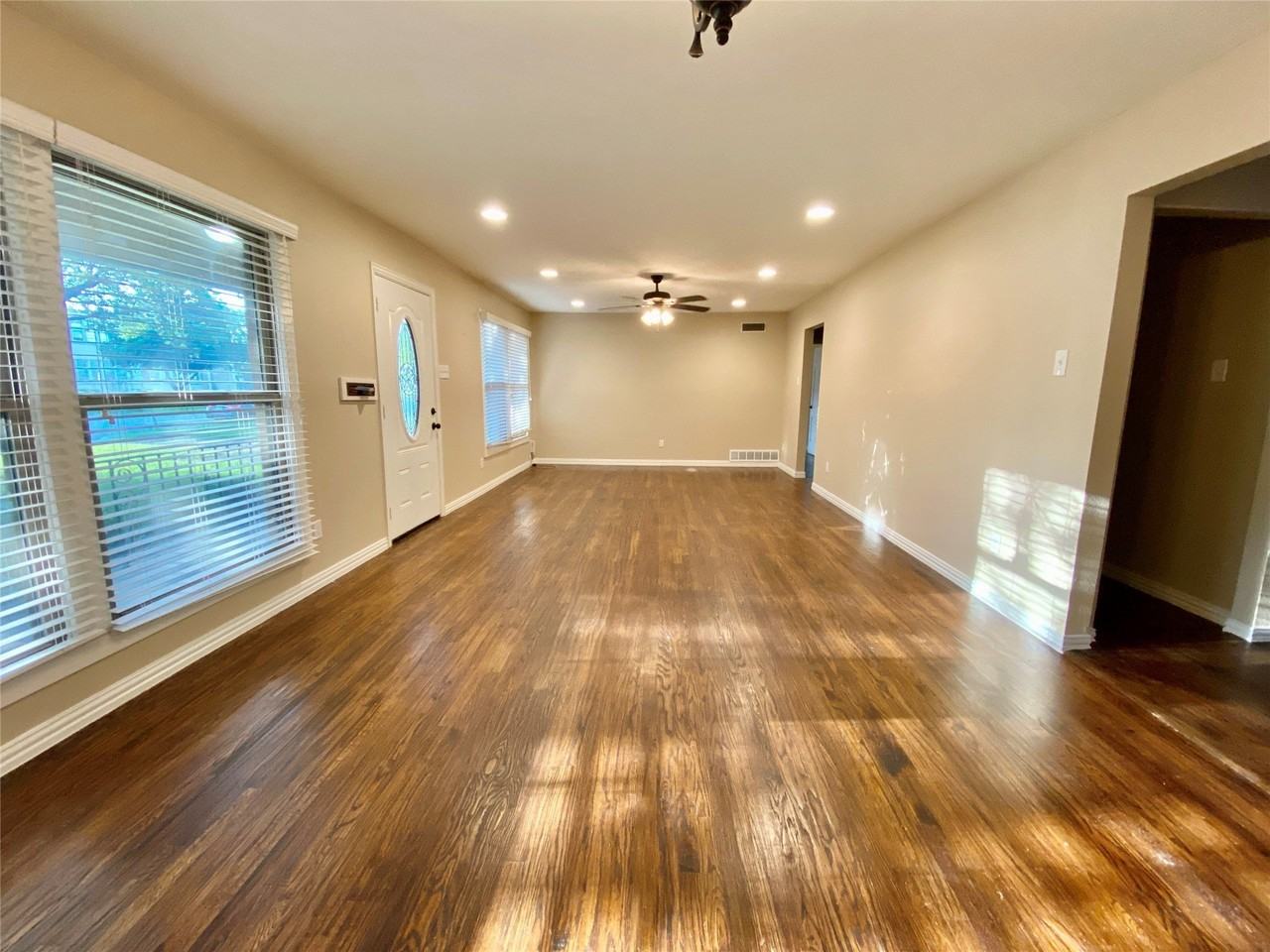 9562 Mercer Dr - Photo 5 of 10