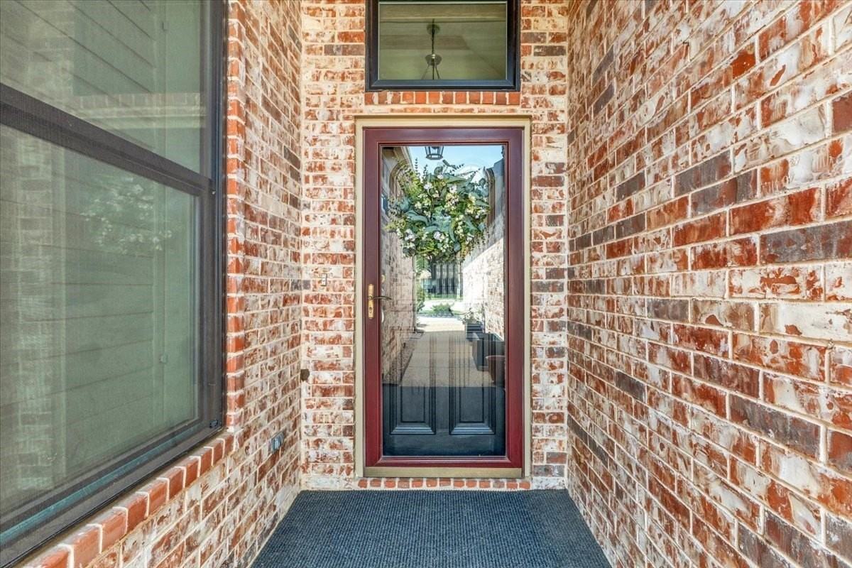 2105 Norwood Ln - Photo 6 of 38
