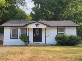 featured image of 208 E 1st St