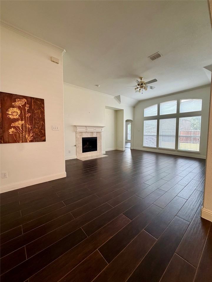 15107 Brooks Ln - Photo 5 of 14
