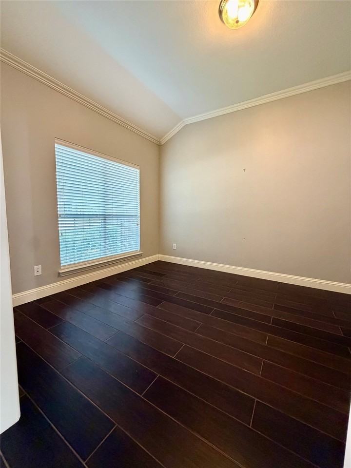 15107 Brooks Ln - Photo 7 of 14