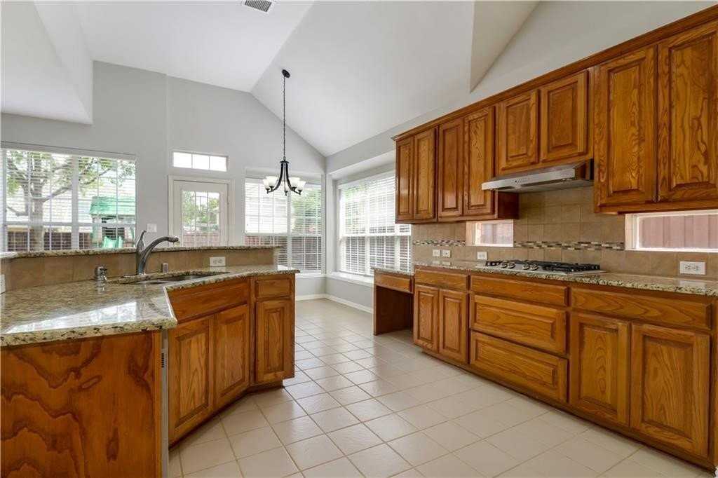 4421 Maize Dr - Photo 6 of 13