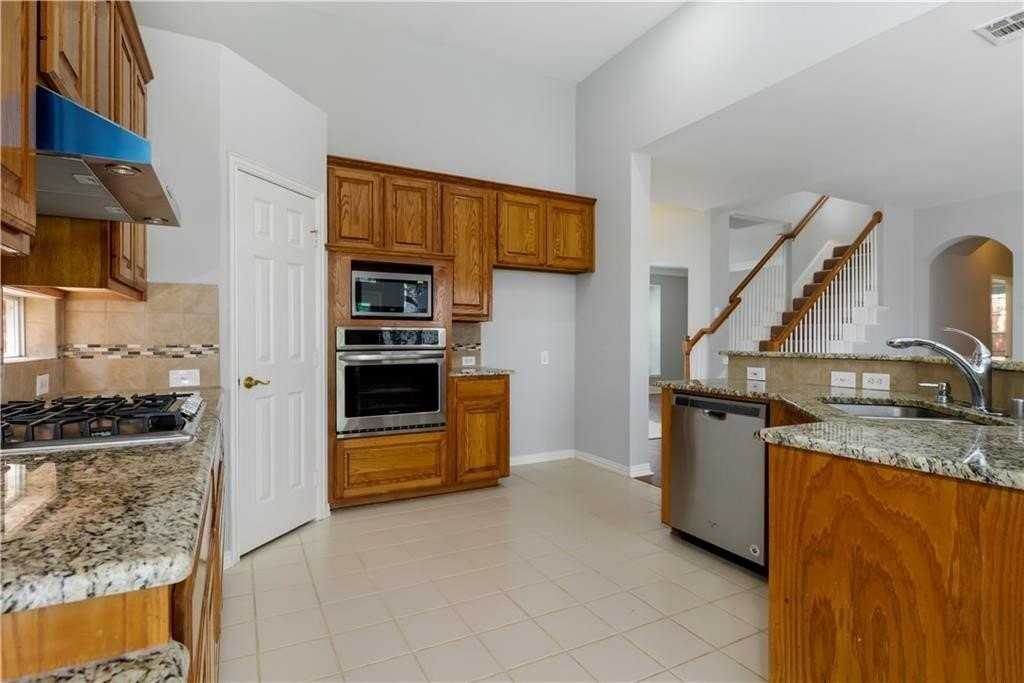 4421 Maize Dr - Photo 7 of 13