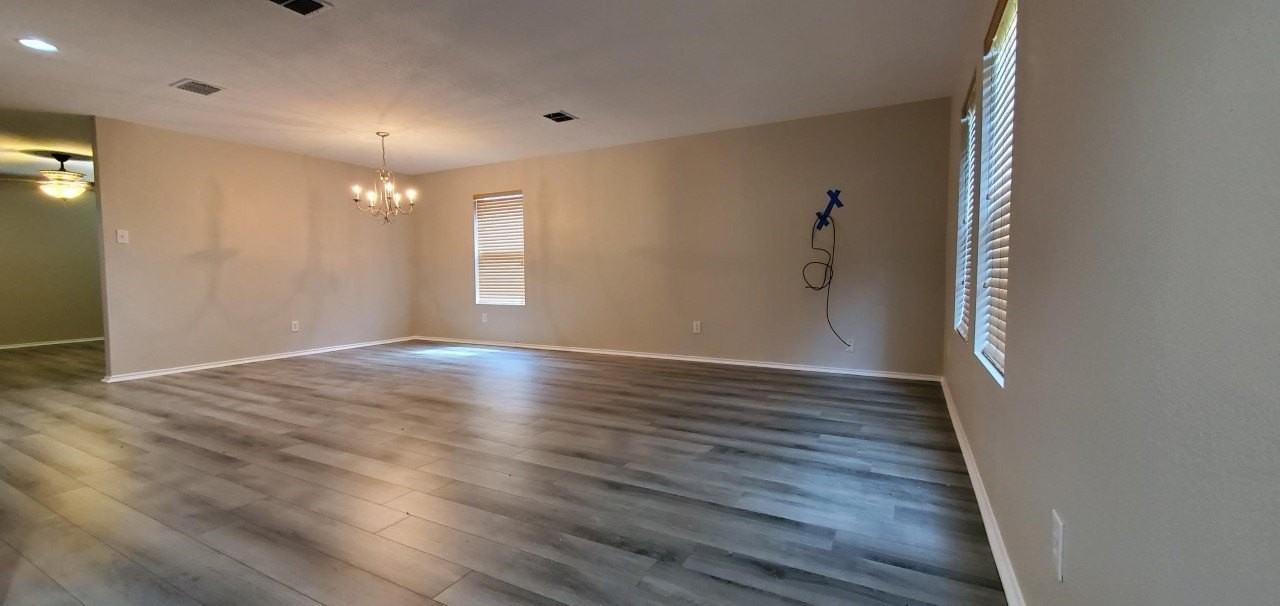 1425 Whitewater Dr - Photo 2 of 10