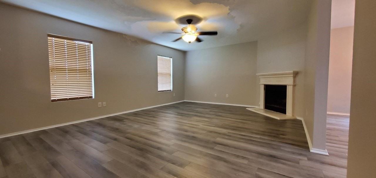 1425 Whitewater Dr - Photo 3 of 10