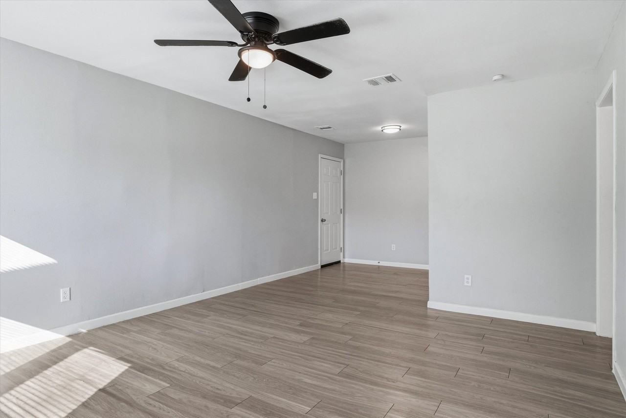 600 M L King Jr Boulevard - Photo 2 of 24