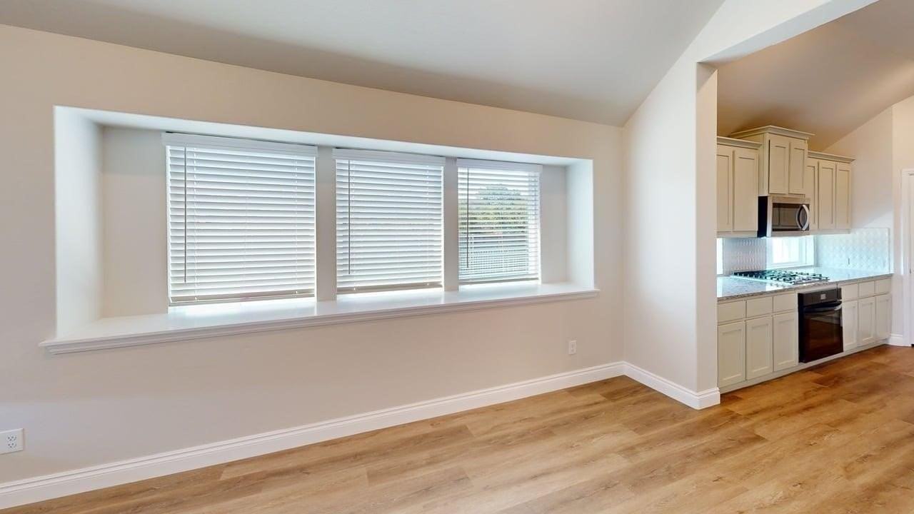 204 Rosewood Dr - Photo 6 of 28