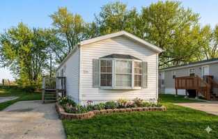 featured image of 1624 W Summit St #134