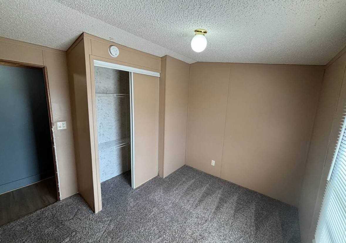 1624 W Summit St #134 - Photo 4 of 7