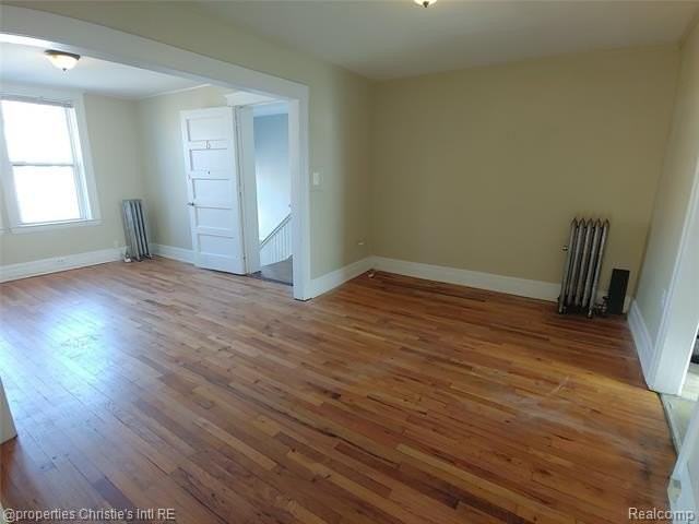 1535 W Canfield St #3 - Photo 2 of 7
