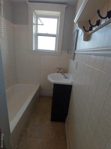 1535 W Canfield St #3 - Photo 5 of 7