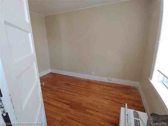 1535 W Canfield St #3 - Photo 6 of 7