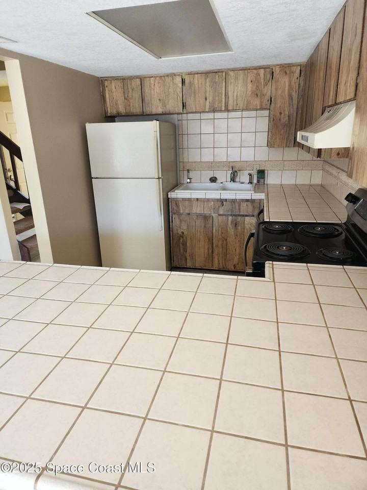 8721 Lantana Ct - Photo 5 of 17