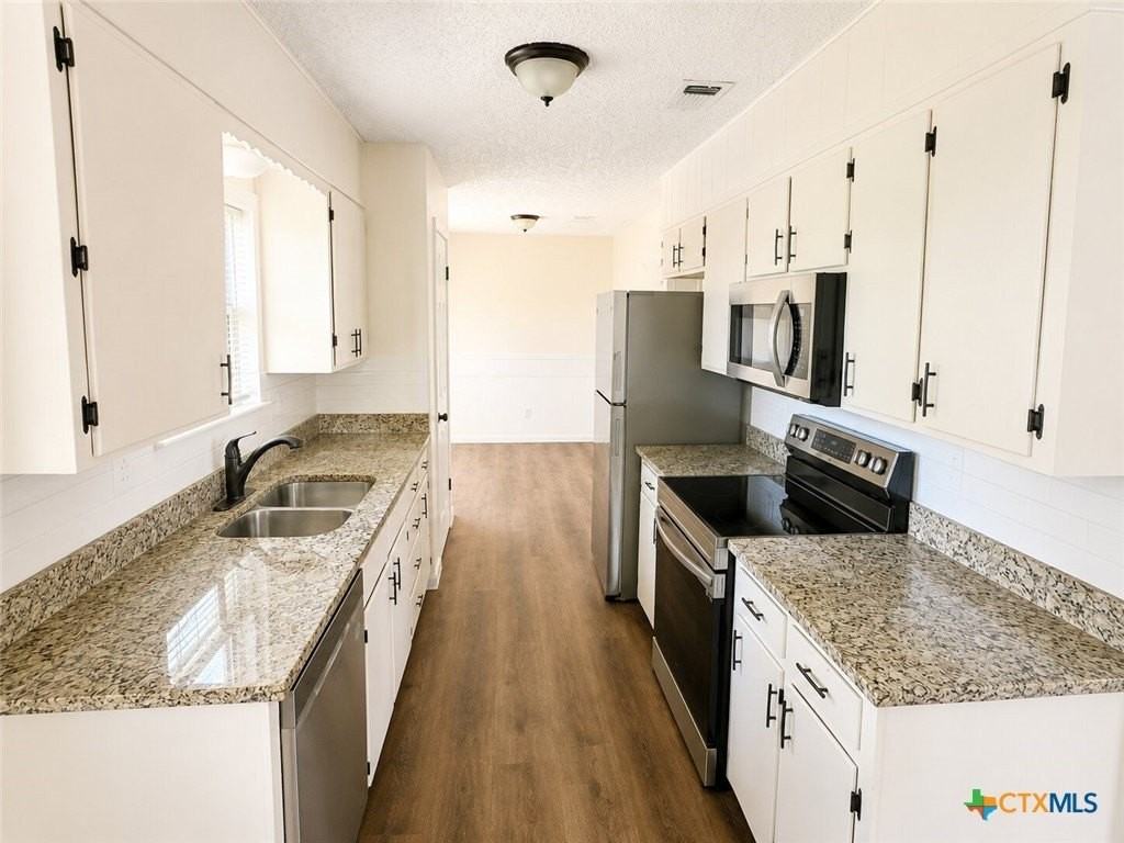1709 Shoemaker Dr - Photo 5 of 12