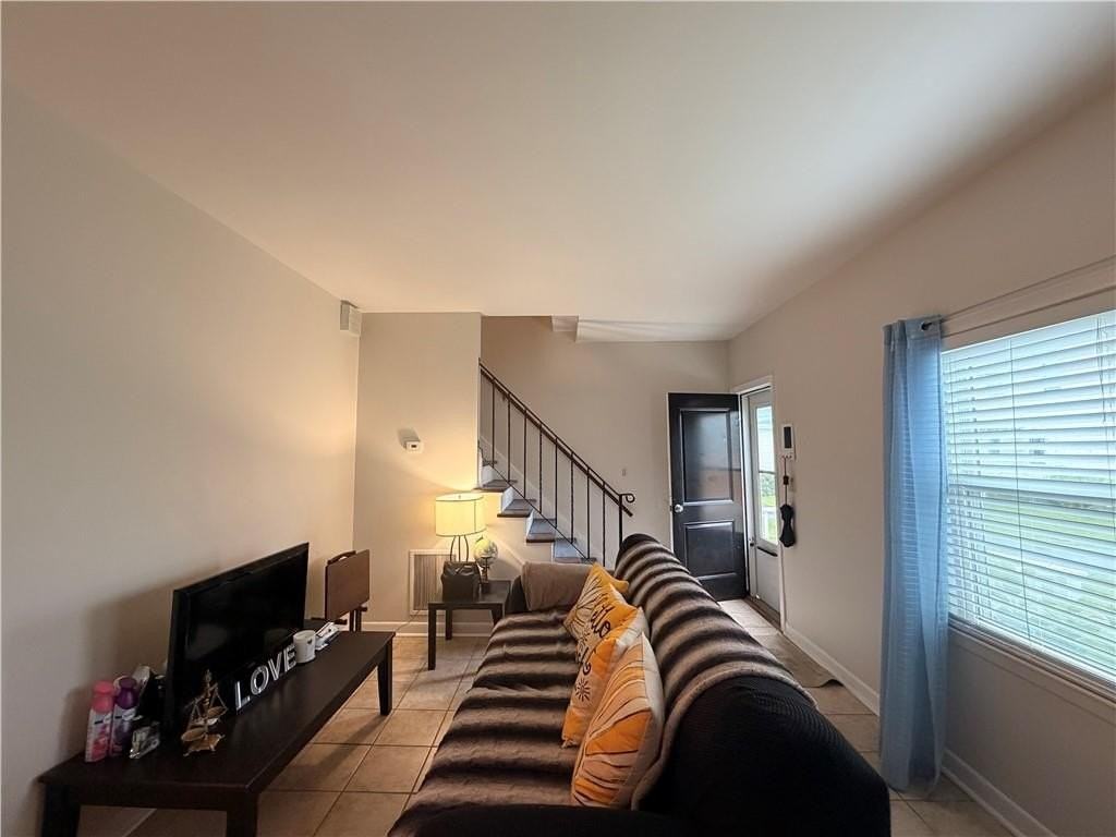 412 Bellevue Ave #9 - Photo 4 of 25