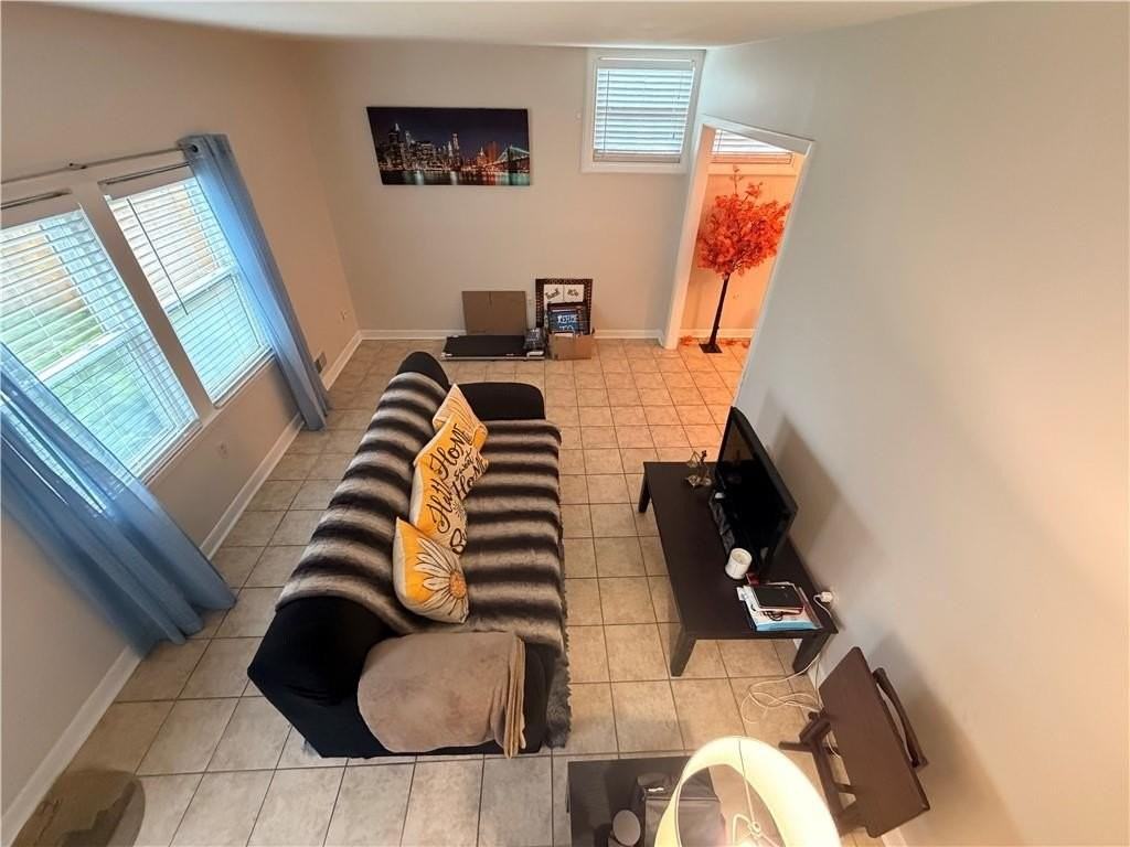 412 Bellevue Ave #9 - Photo 5 of 25