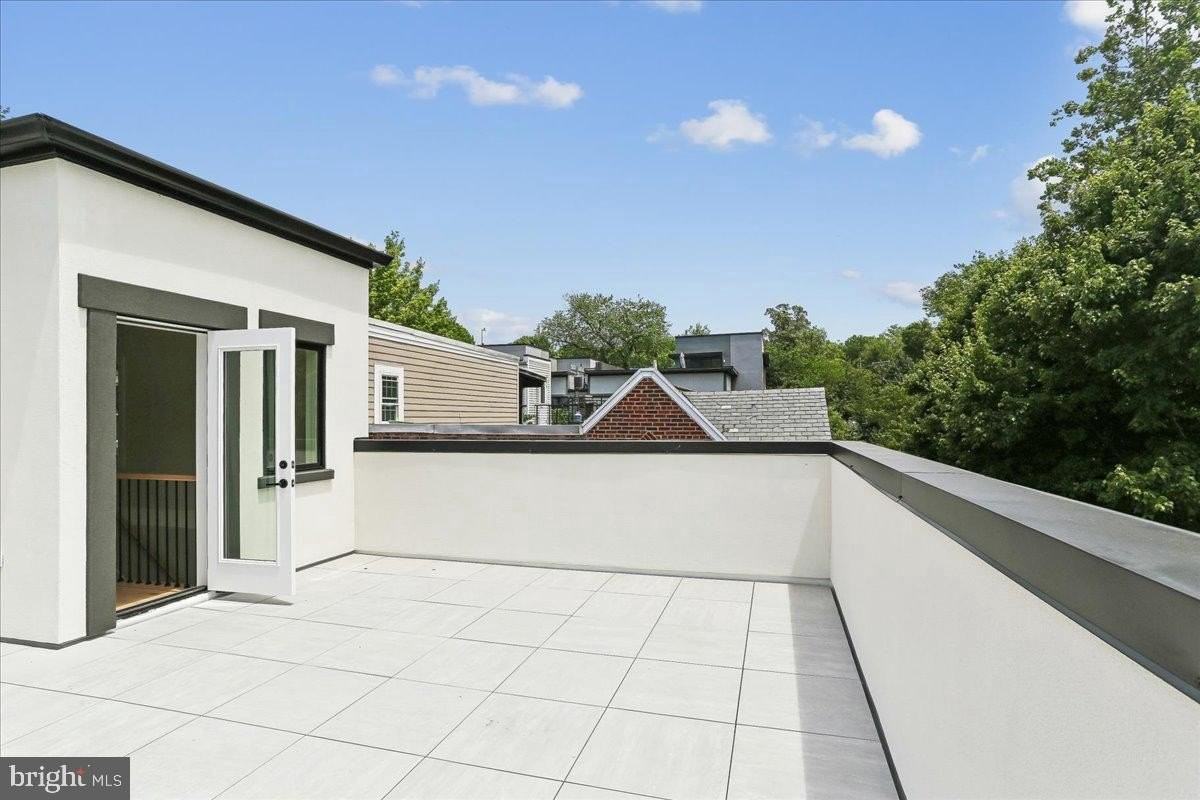 3929 Fulton St Nw #A - Photo 6 of 50