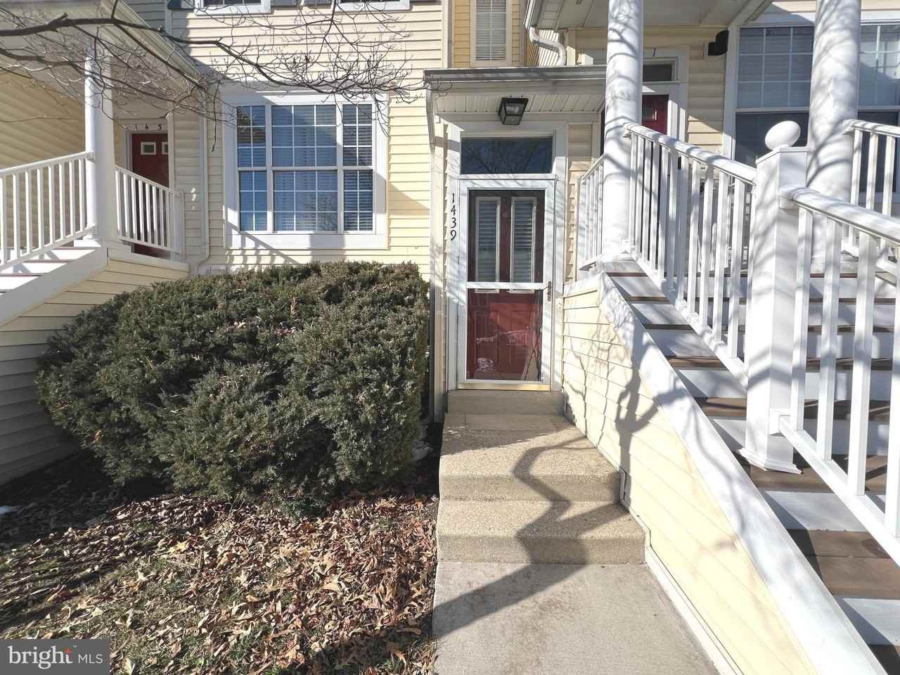 1439 Nestlewood Ct - Photo 2 of 20
