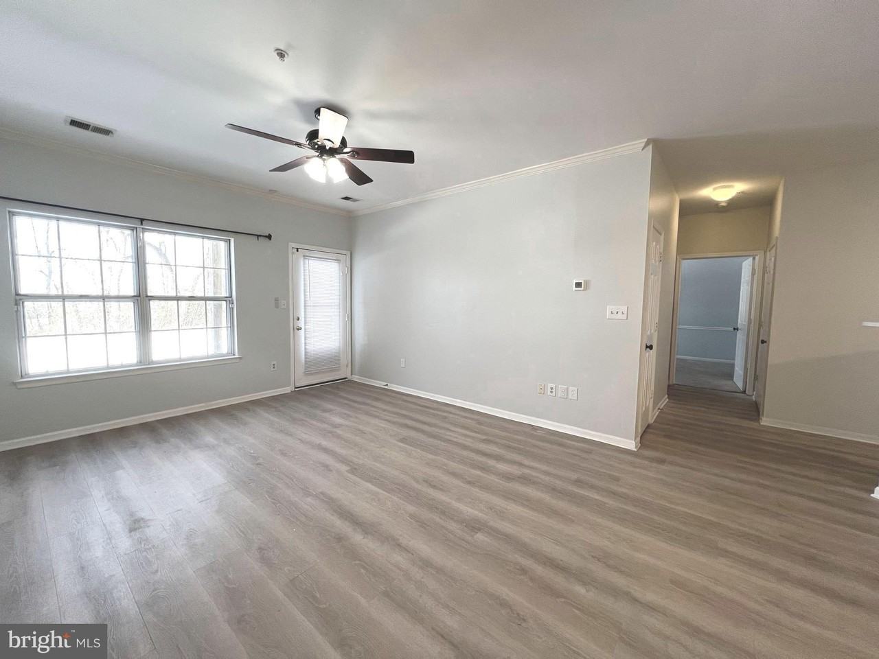 1439 Nestlewood Ct - Photo 7 of 20