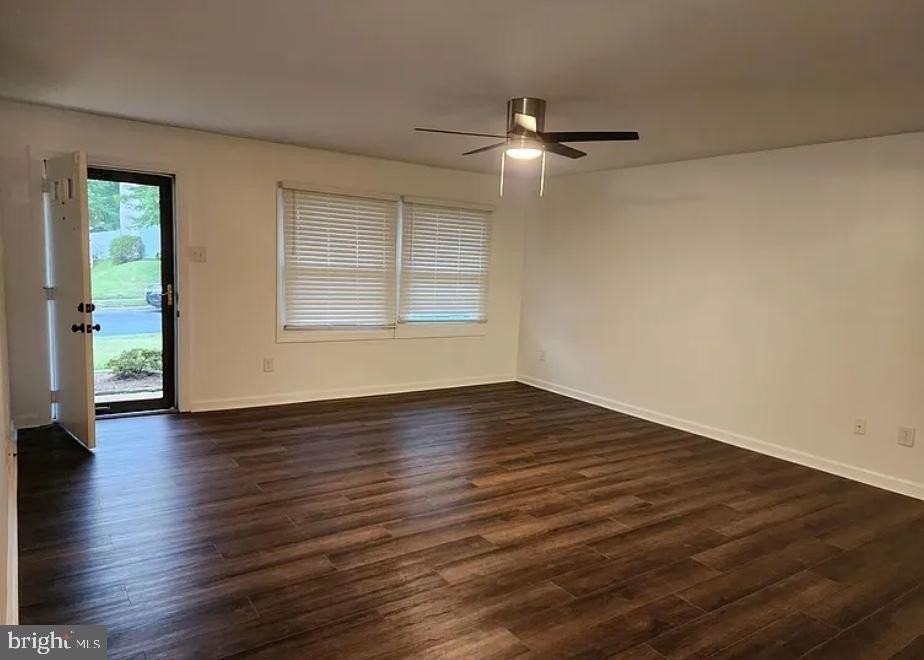 7895 Pavilion Dr - Photo 6 of 43
