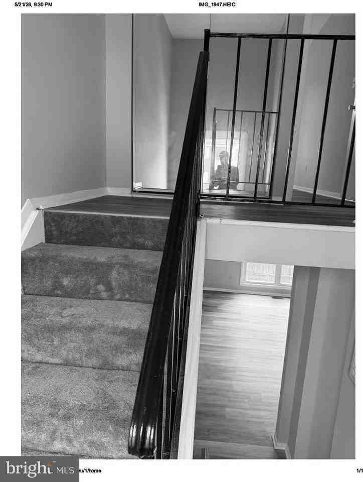 1904 Eloise Ln - Photo 2 of 9