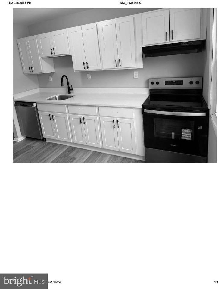1904 Eloise Ln - Photo 3 of 9
