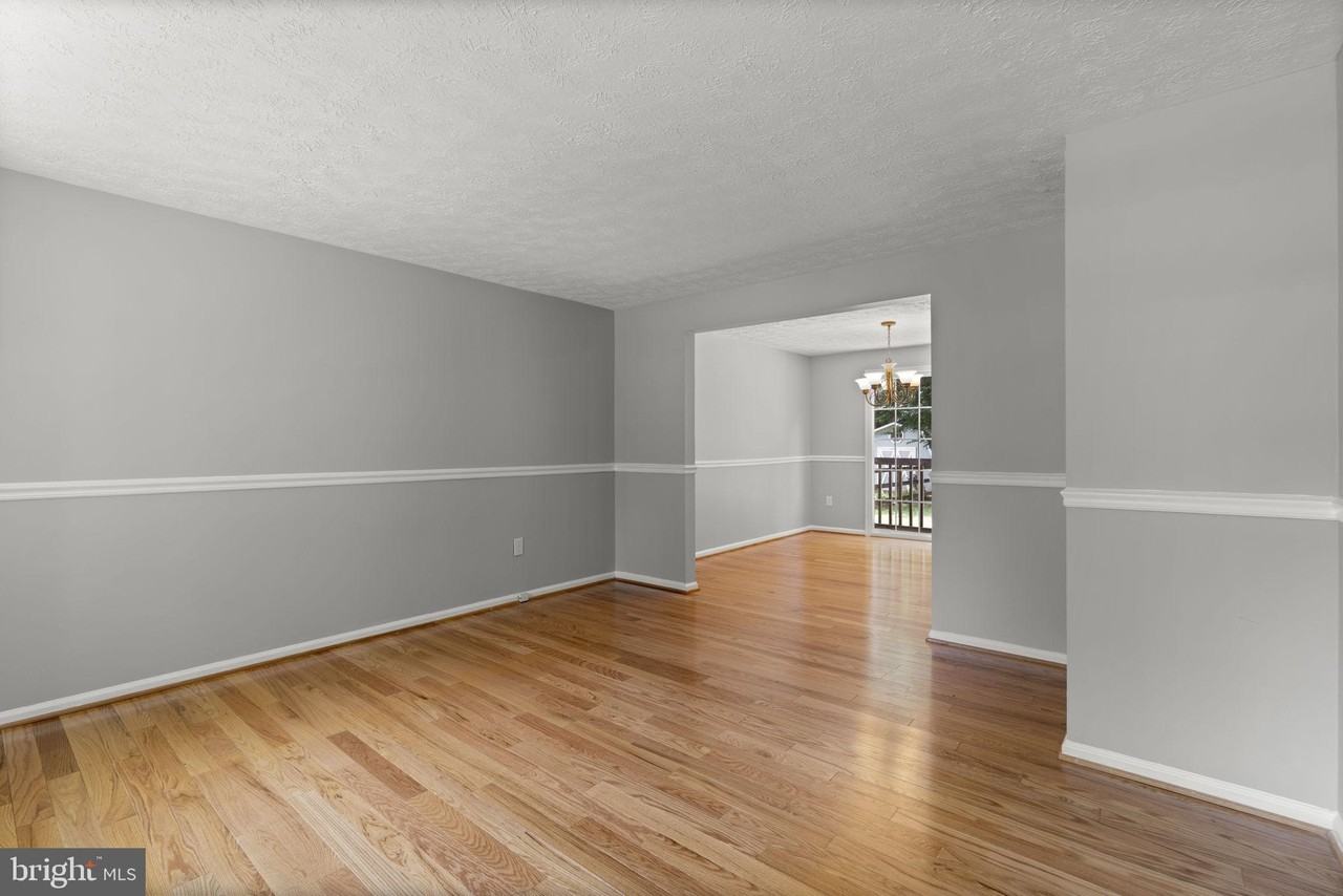 8428 Braddock Way - Photo 5 of 45