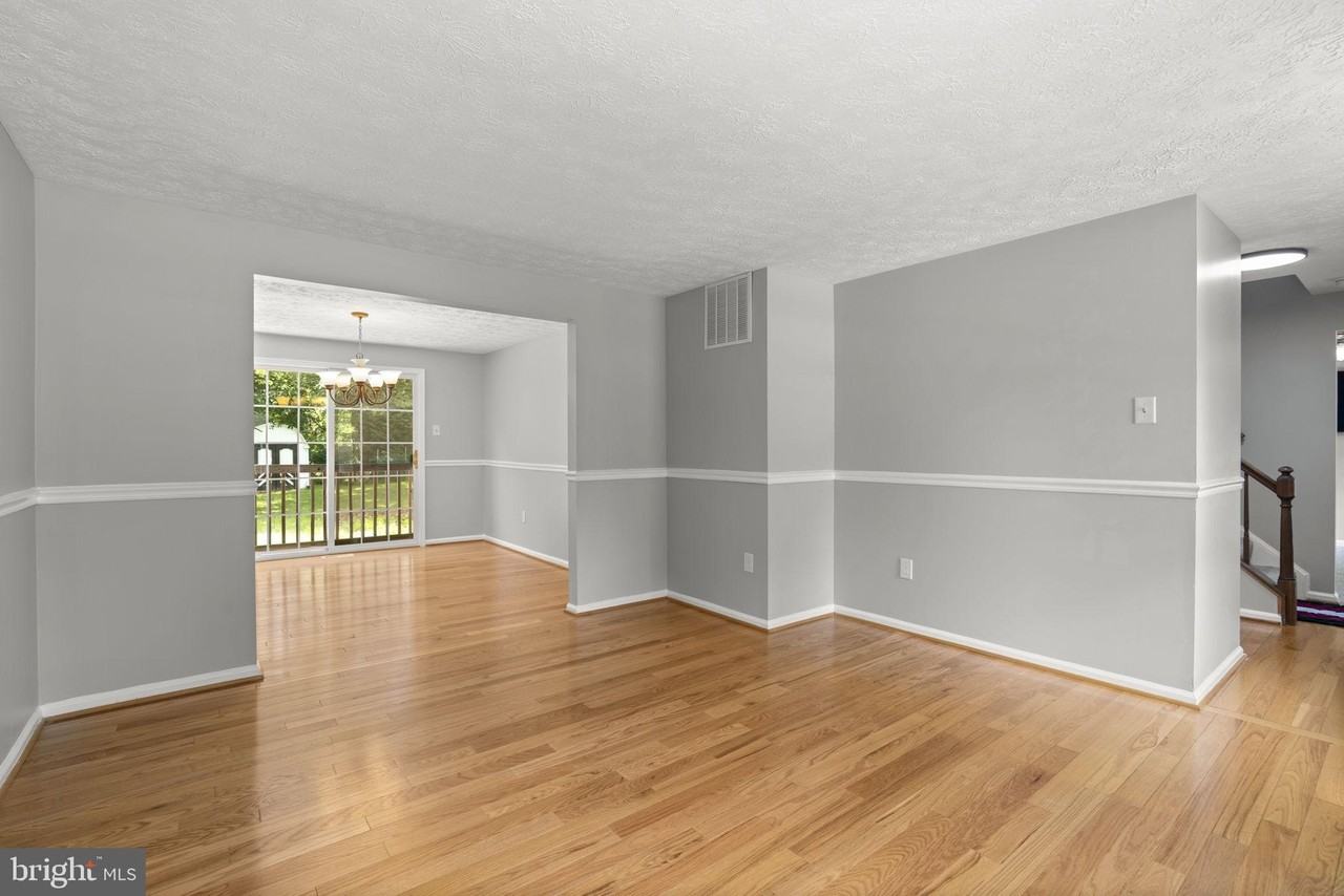 8428 Braddock Way - Photo 6 of 45