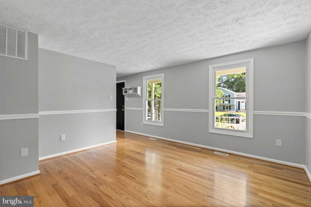 8428 Braddock Way - Photo 7 of 45