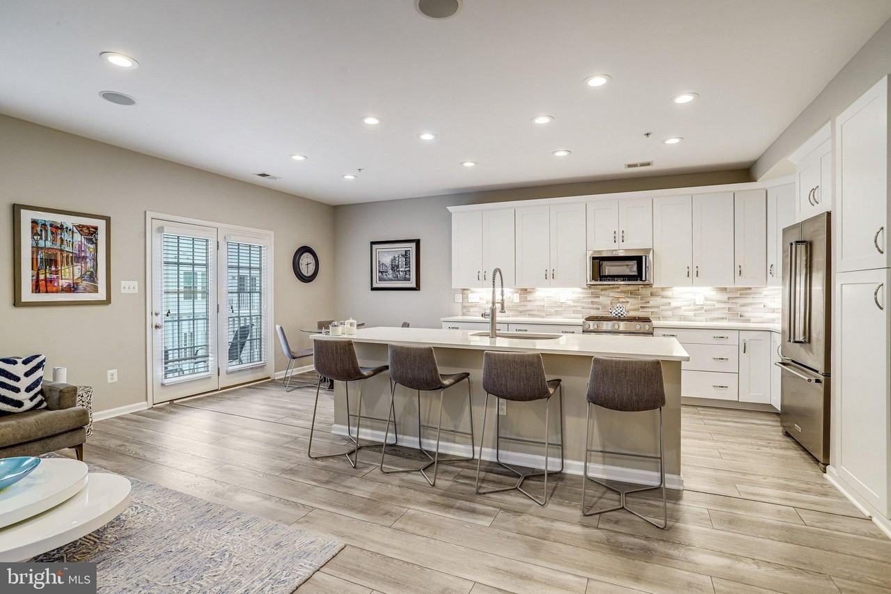 358 Urban Ave #358 - Photo 5 of 36