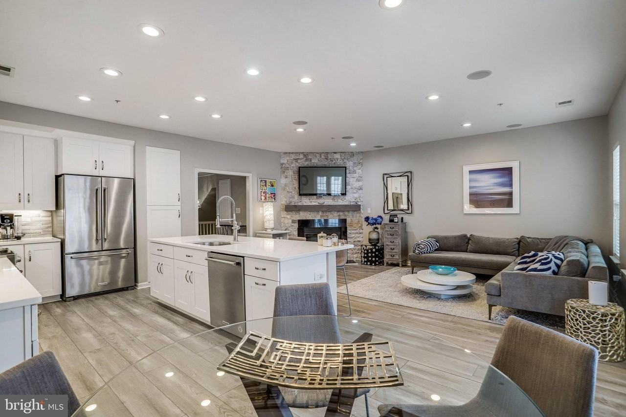 358 Urban Ave #358 - Photo 6 of 36