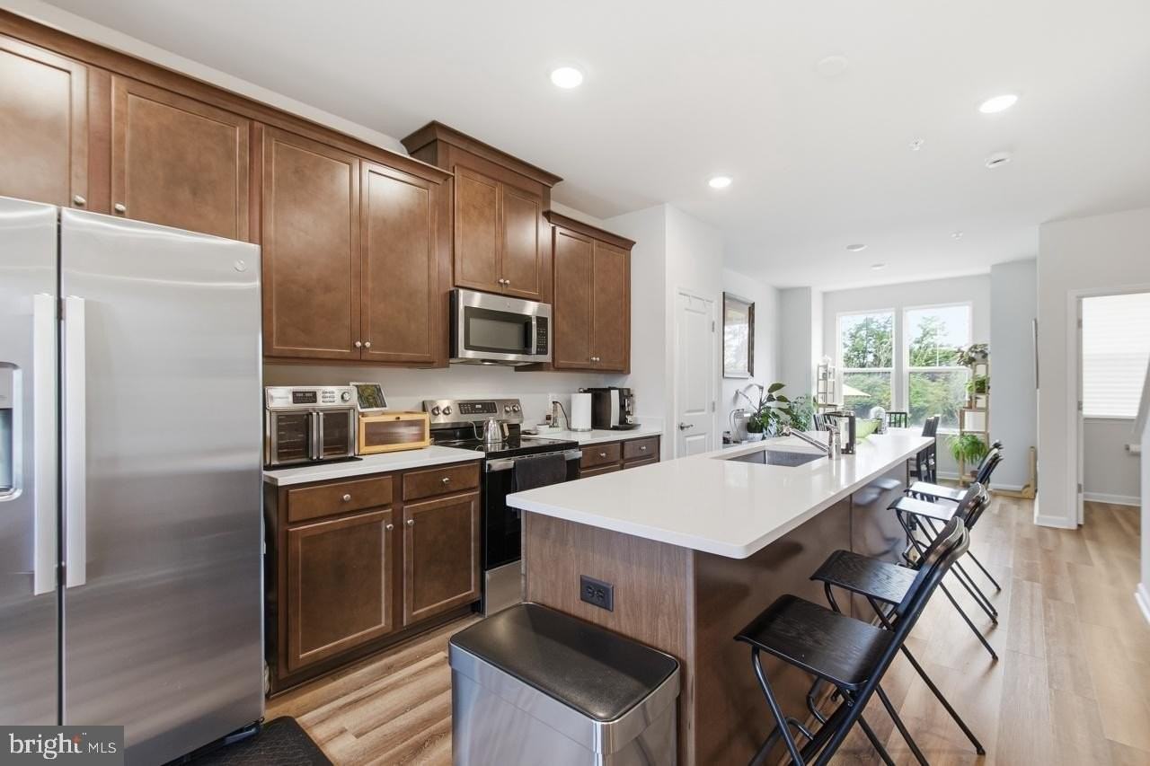 3469 Carnaby St - Photo 4 of 34