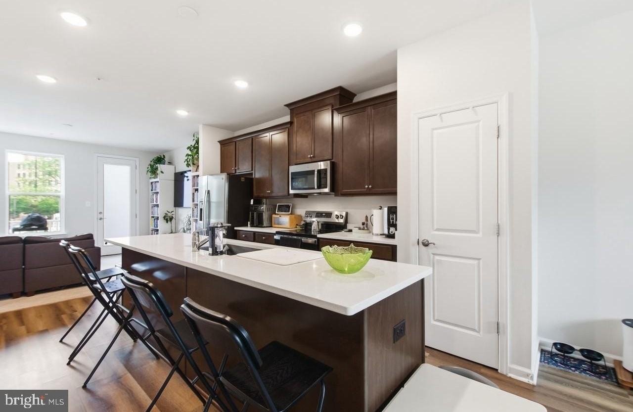 3469 Carnaby St - Photo 6 of 34
