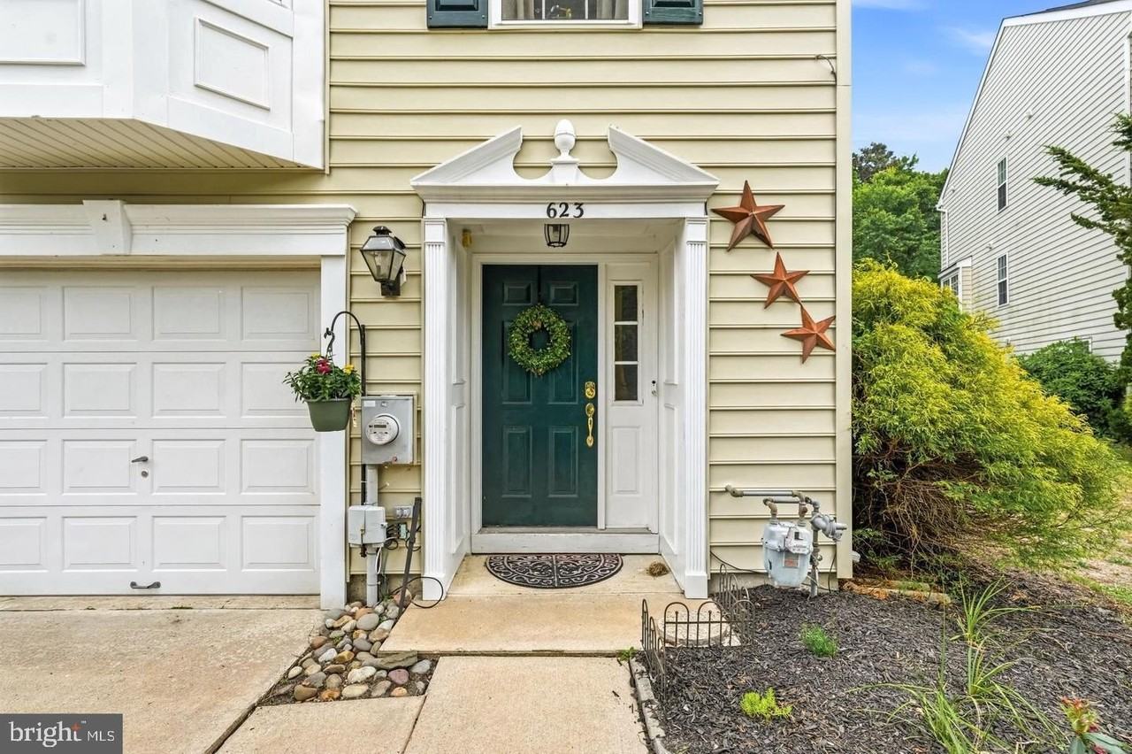 623 Barton Run - Photo 2 of 7