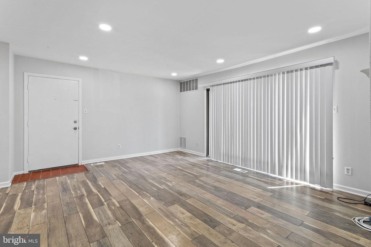 1505 Woodhollow Dr - Photo 2 of 17