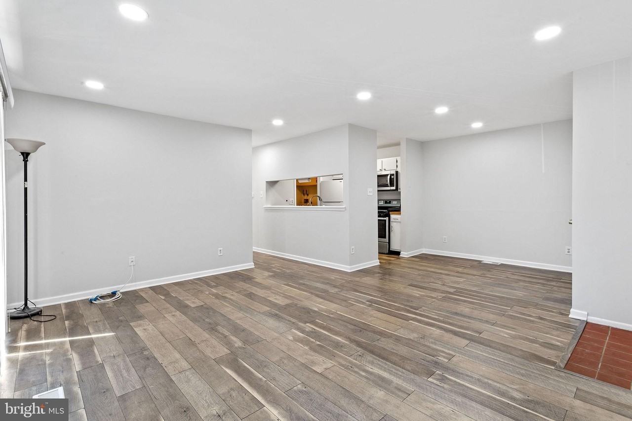 1505 Woodhollow Dr - Photo 3 of 17
