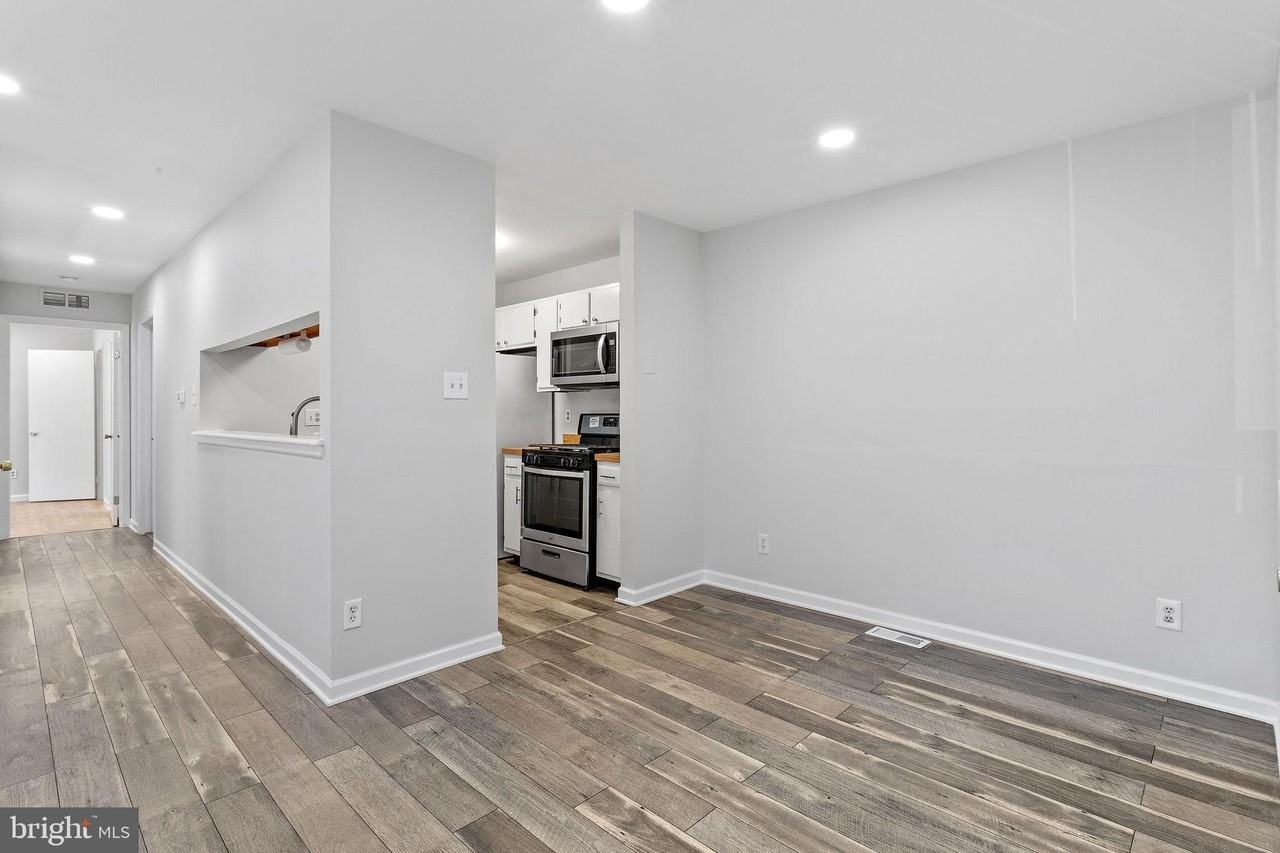 1505 Woodhollow Dr - Photo 4 of 17