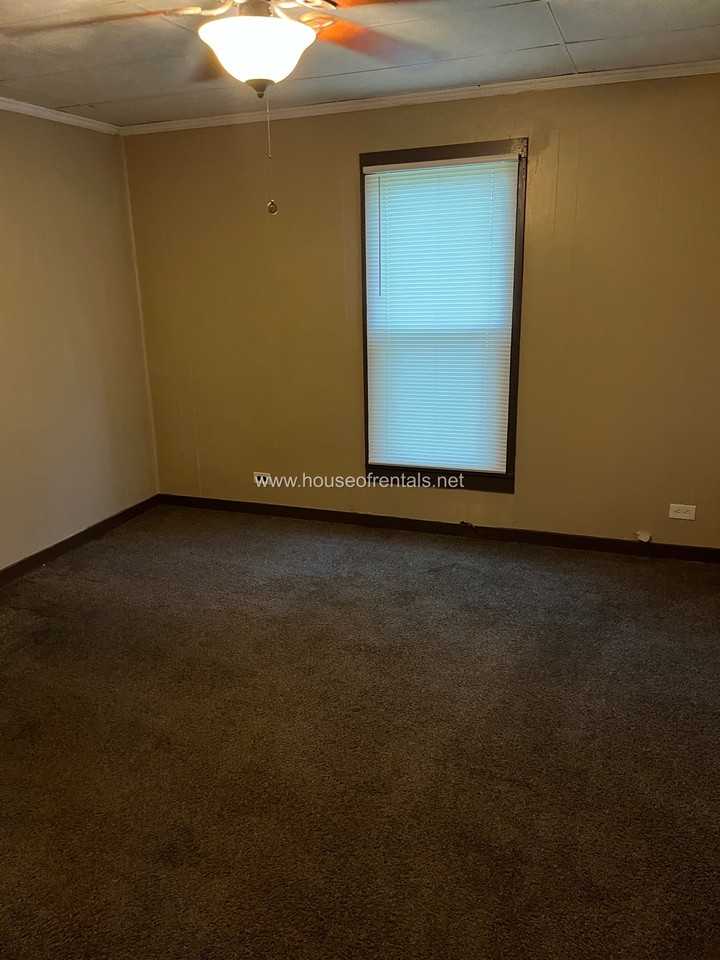 705 N Garfield St #1 - Photo 2 of 11