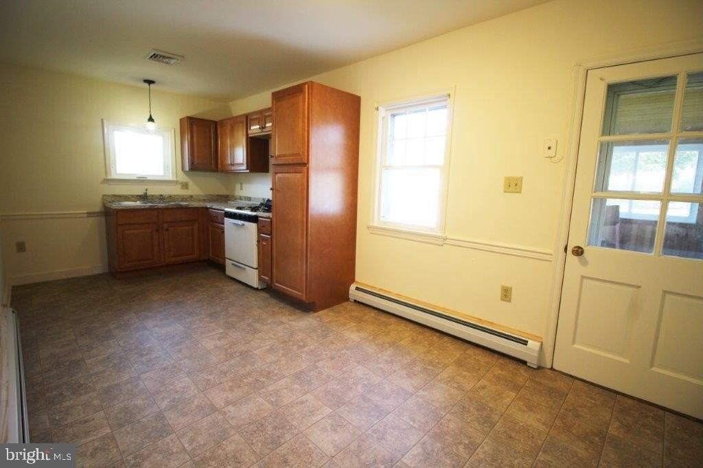 1217 Georgetown Rd - Photo 2 of 9