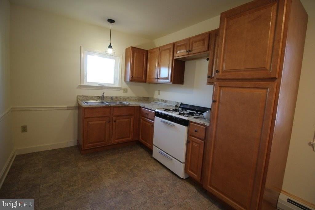 1217 Georgetown Rd - Photo 3 of 9