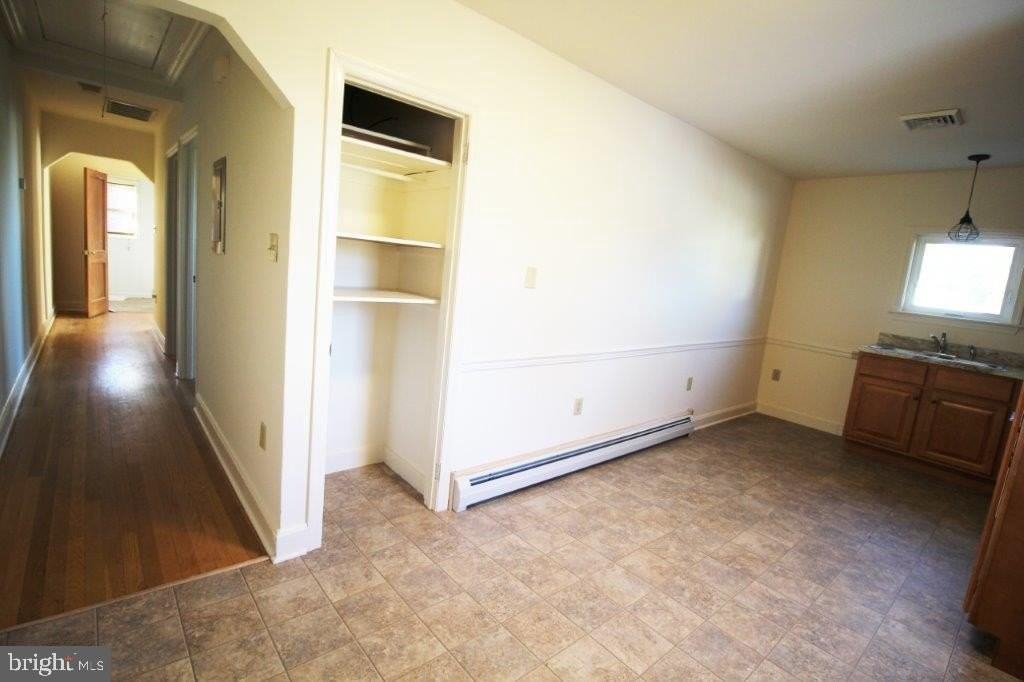 1217 Georgetown Rd - Photo 4 of 9