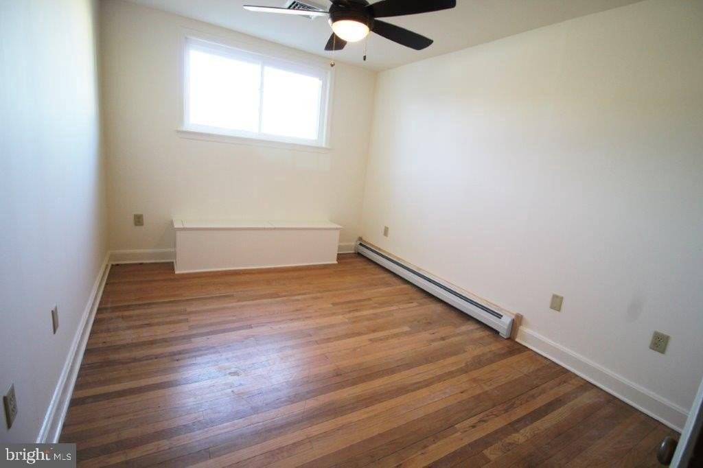 1217 Georgetown Rd - Photo 5 of 9