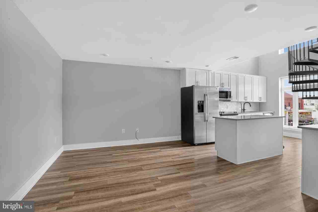 3965 Lancaster Ave #303 - Photo 5 of 30