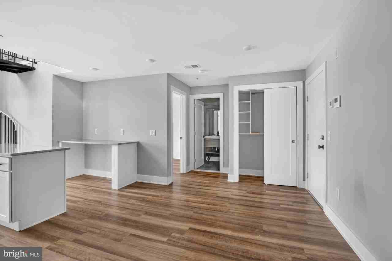 3965 Lancaster Ave #303 - Photo 6 of 30