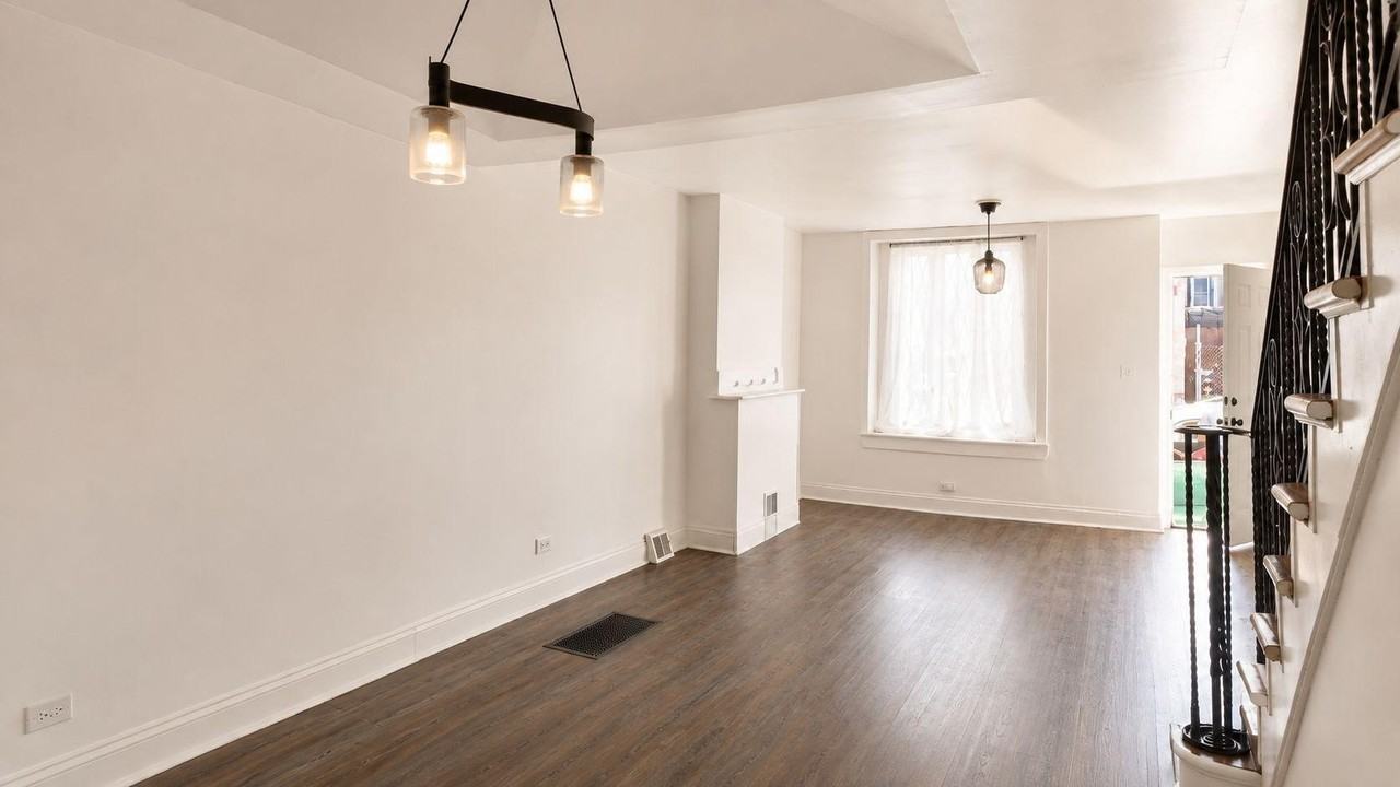 2633 N Franklin St - Photo 4 of 9