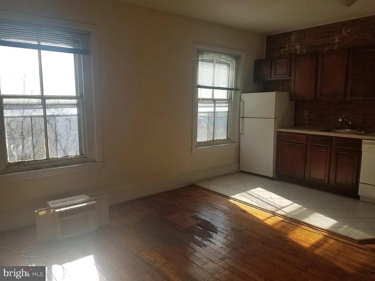 1919 Spring Garden St #3F - Photo 2 of 15